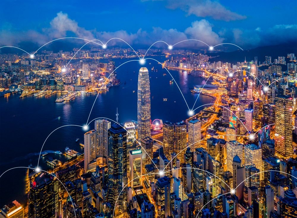 A city connected by digital networks symbolizes the internationalization of São José dos Campos and its integration with global markets and innovation centers. A city connected by digital networks symbolizes the internationalization of São José dos Campos and its integration with global markets and innovation centers.